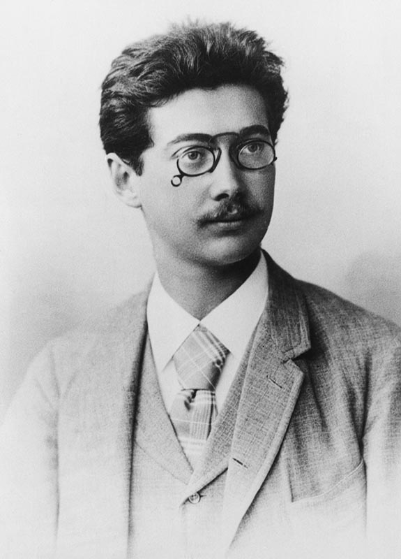 Gustav_Landauer_(1889)_Sammlung_Heiner_M.Becker.jpg Gustav_Landauer_(1889)_Sammlung_Heiner_M.Becker.jpg